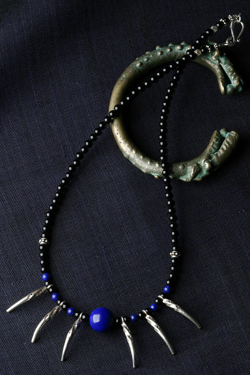 カレン 族 シルバー 群青の瑠璃 ラピスラズリ 12mm玉 オニキス ビーズ