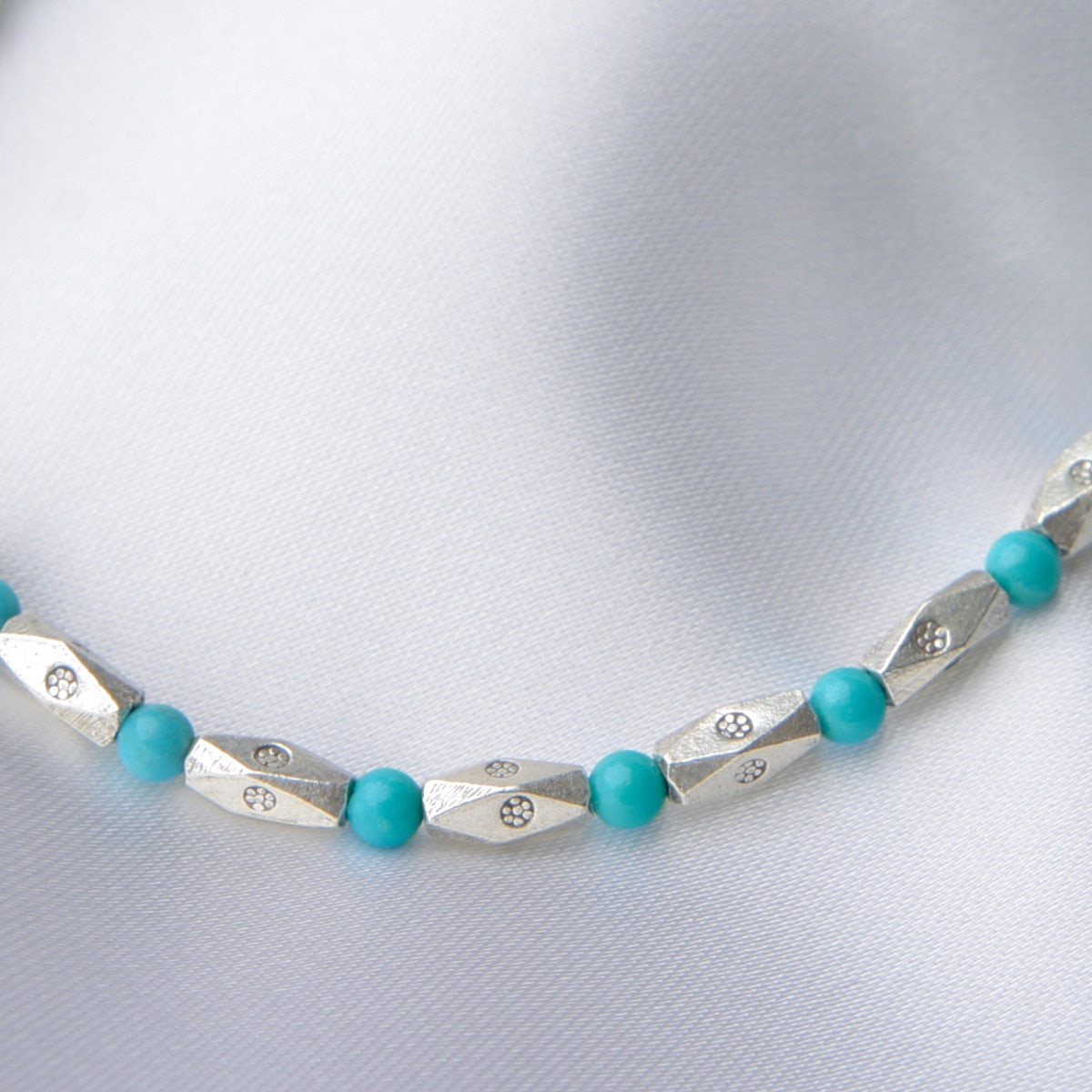 カレン 族 シルバー 天然無染色 ターコイズ ビーズ ブレスレット