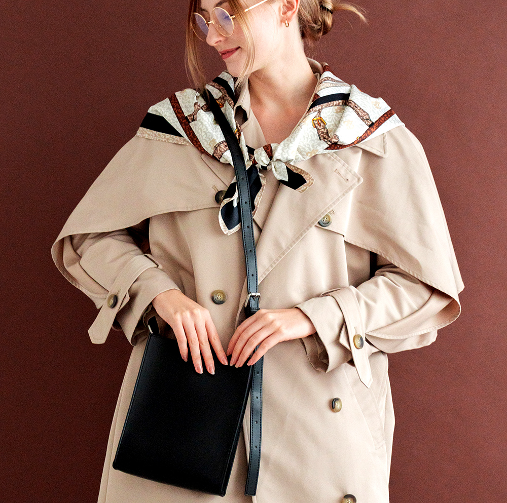 Rename ビッグスクエア ショルダーバッグ 