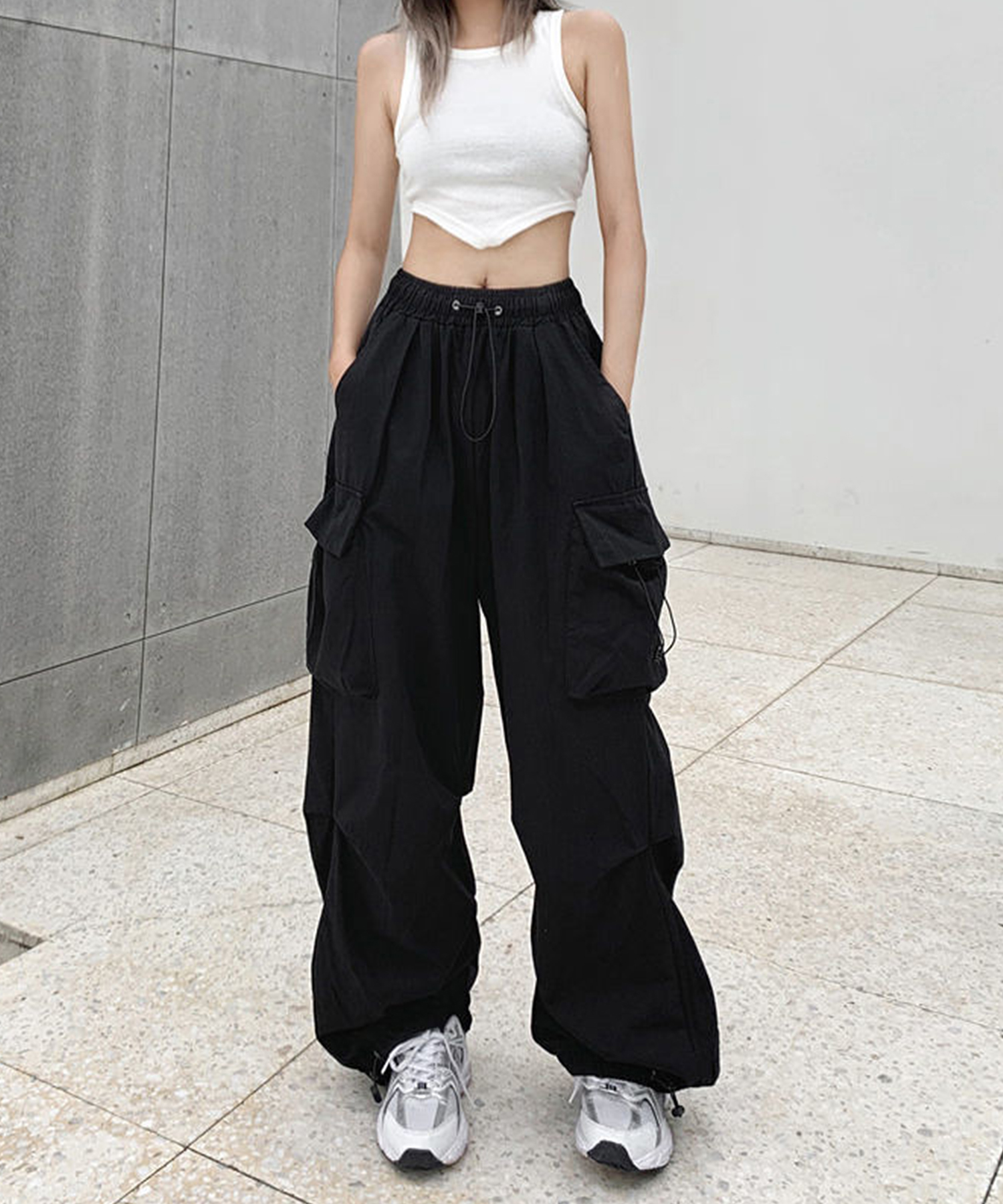 ユハ　カーゴパンツ juha（ユハ）の「HIGHTWISTED CARGO PANTS（カーゴパンツ）」 - WEAR