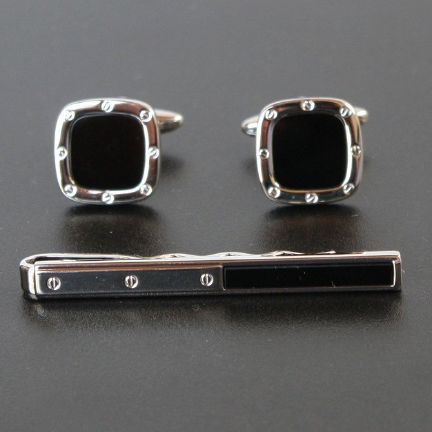 オニキスネクタイピン　スクエアーオニキスカフスセット オニキスネクタイピン スクエアーオニキスカフスセット : 鎌倉カフス