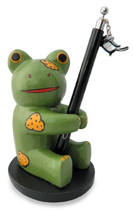 カエル 置物 木彫り ペン立て ペンスタンド ホルダー 文房具 蛙グッズ