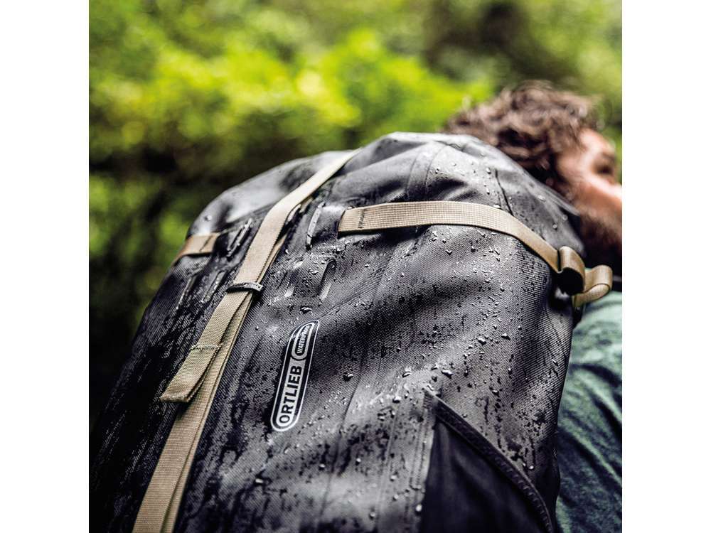 春得セール)オルトリーブ(ORTLIEB) エートラック 35L バック