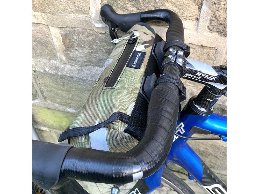 CARRADICE バイクパッキングハンドルバーバッグ カモフラージュ 春得セール)CARRADICE（キャラダイス） バイクパッキング