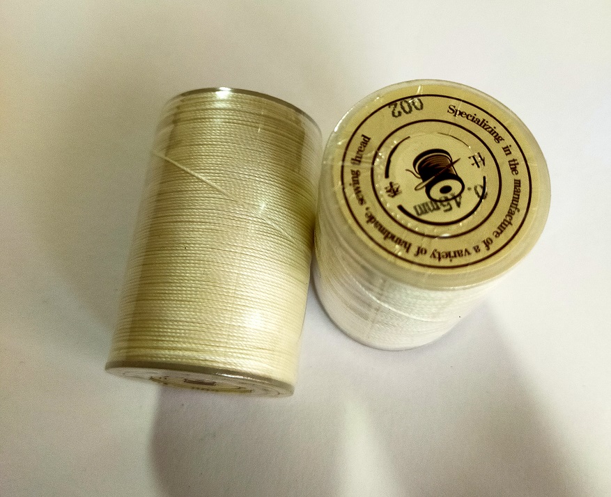 ろう引き糸　レザーコート手縫い 40色　80ｍ/巻　丸糸　幅0.45mm　 |  | 09