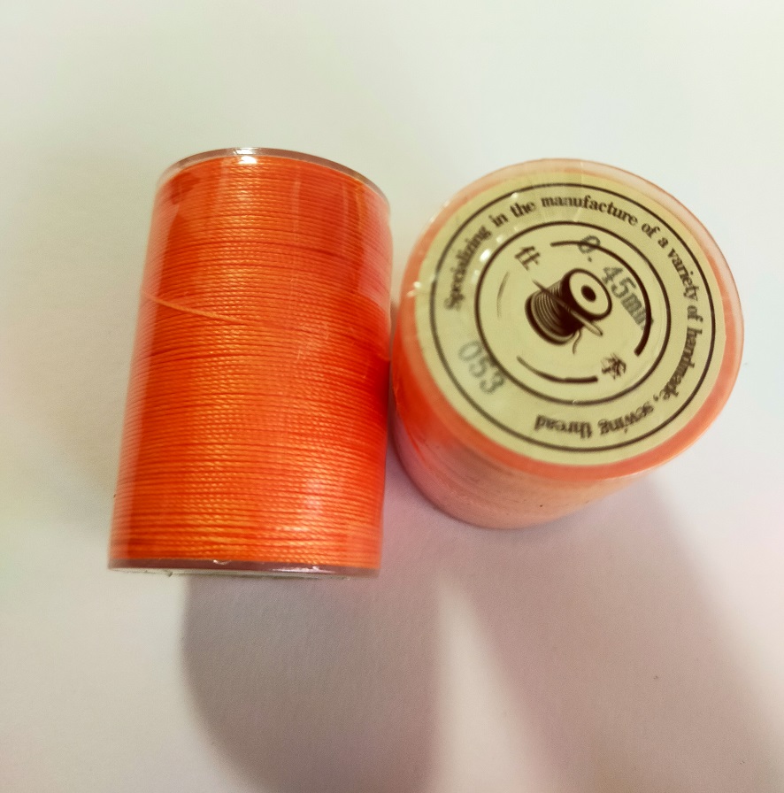 ろう引き糸　レザーコート手縫い 40色　80ｍ/巻　丸糸　幅0.45mm　 |  | 04