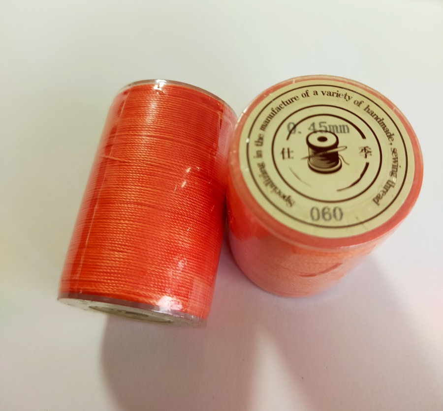 ろう引き糸　レザーコート手縫い 40色　80ｍ/巻　丸糸　幅0.45mm　 |  | 05