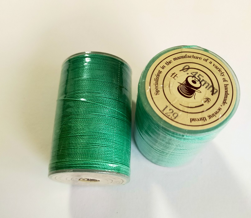 ろう引き糸　レザーコート手縫い 40色　80ｍ/巻　丸糸　幅0.45mm　 |  | 18