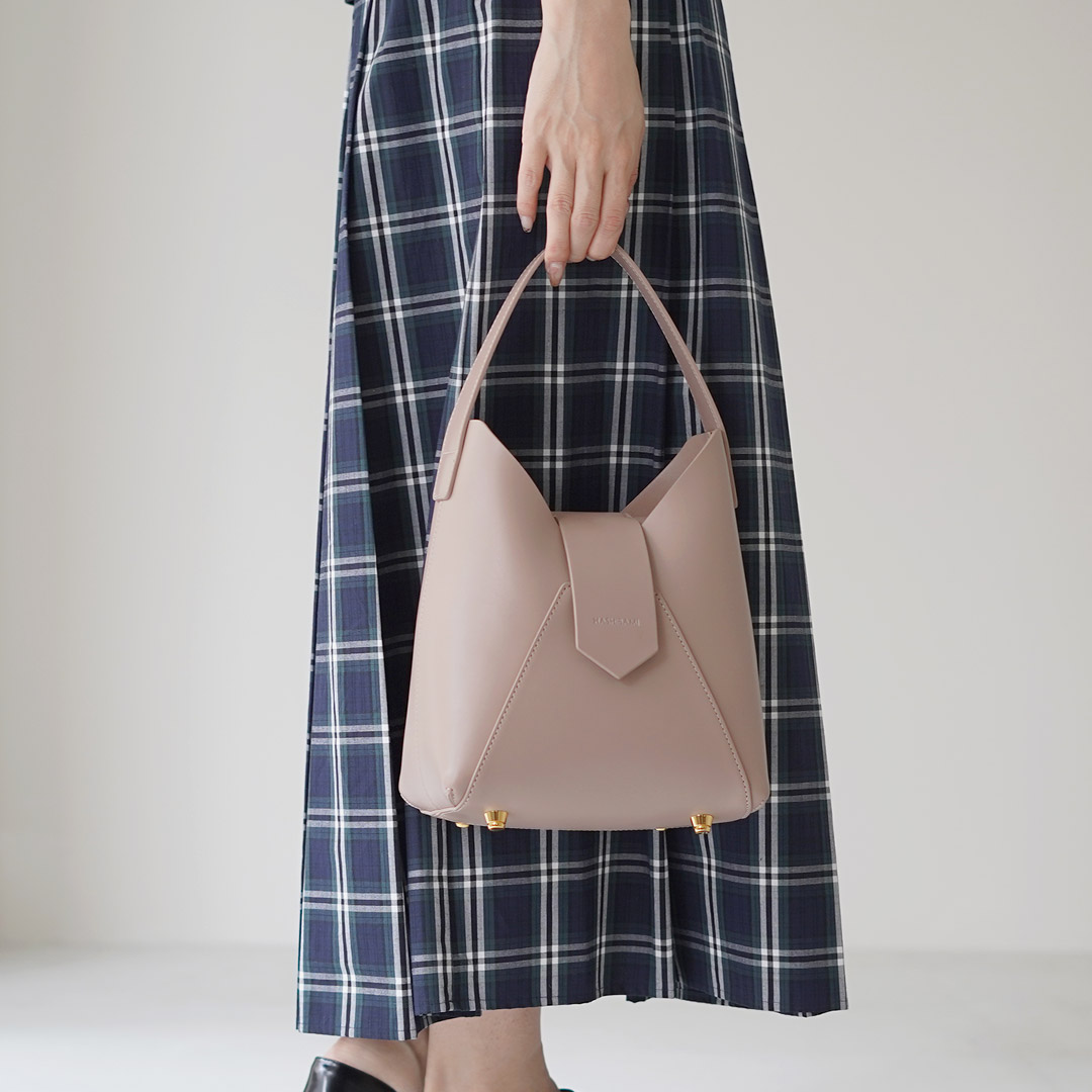〈美品〉HASHIBAMI ハシバミ★ムートン ダイヤブロック柄　バッグ 美品〉HASHIBAMI ハシバミ☆ムートン ダイヤブロック柄 バッグ
