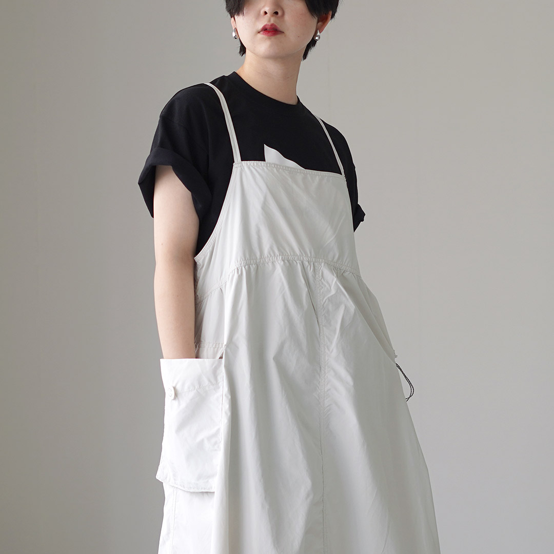 AND WANDER（アンドワンダー） オーバーサイズ カーゴドレス / ワンピース キャミワンピ アウトドア ロング レジャー 撥水 / rdwの画像