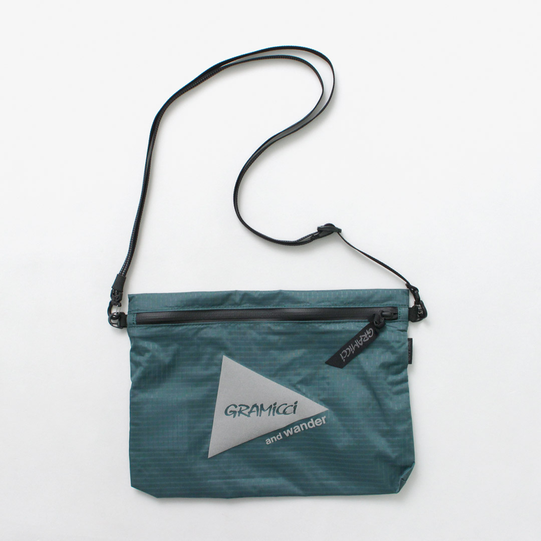 and wander（アンドワンダー） グラミチ ナイロンサコッシュ / ポーチ