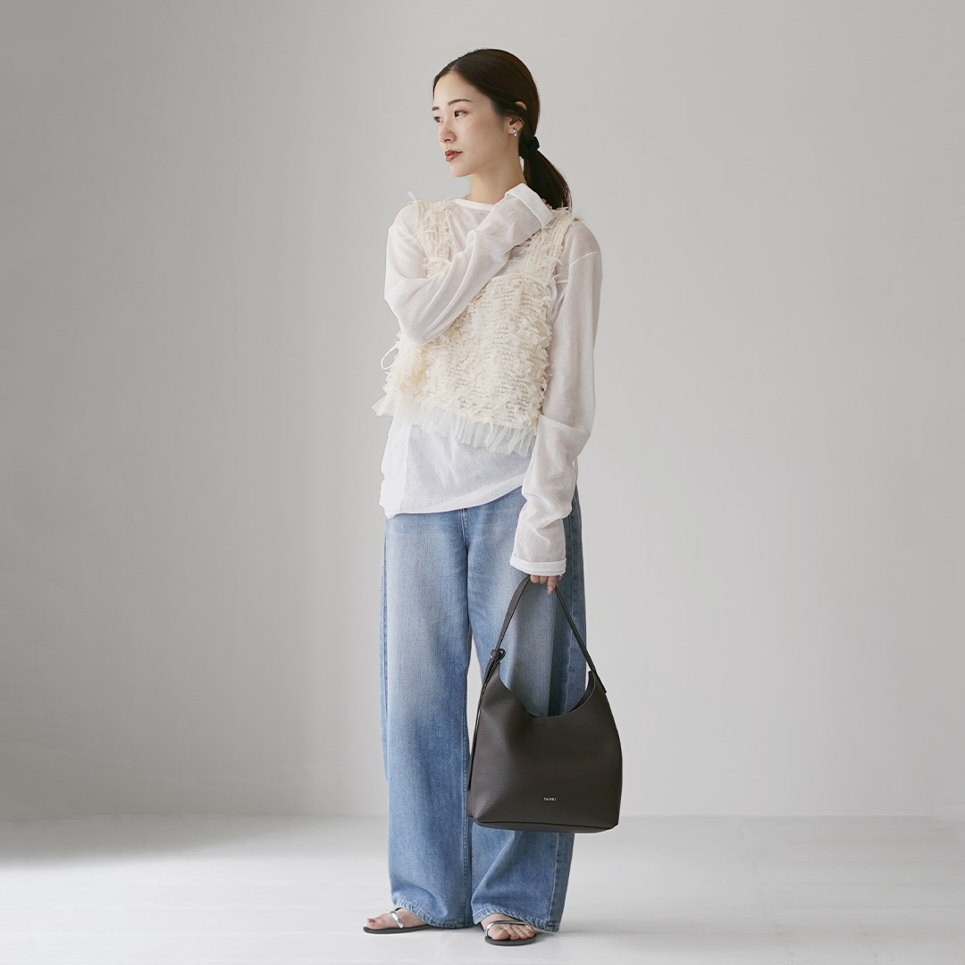 美品 YAHKI ヤーキ ブラック ハンドバッグ レザー ワンハンドル　小さ目 YAHKI YAHKI（ヤーキ） ワンショルダーバッグ シュリンク ソフト