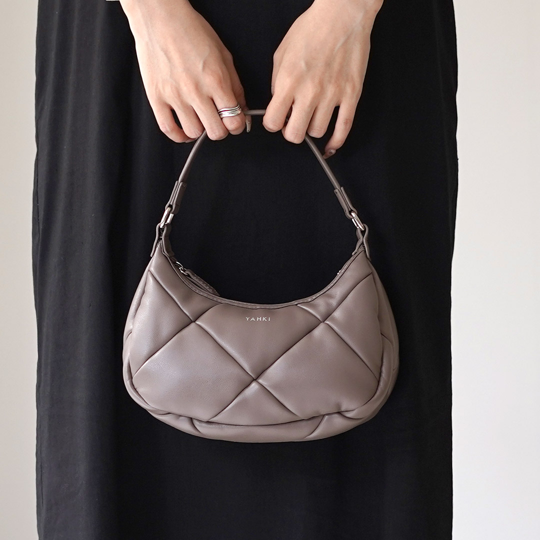 YAHKI フェイクレザー　キルティング バッグ ヤーキ YAHKI キルティングトート （black） -ファッション通販
