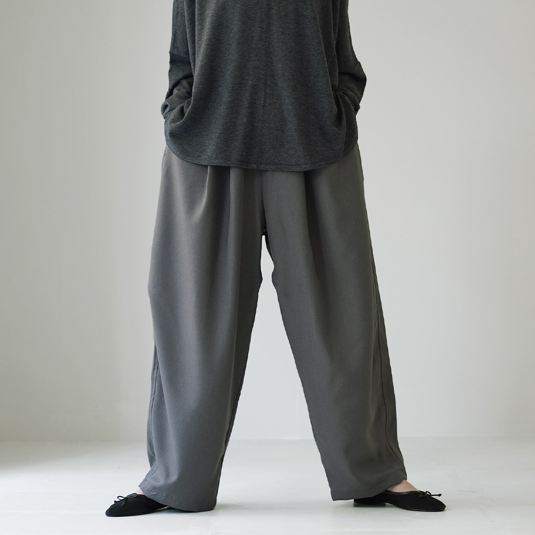 kurara　mizuiroind グレー パンツ 美品 kurara mizuiroind グレー パンツ 美品 ミズイロインド ワイド