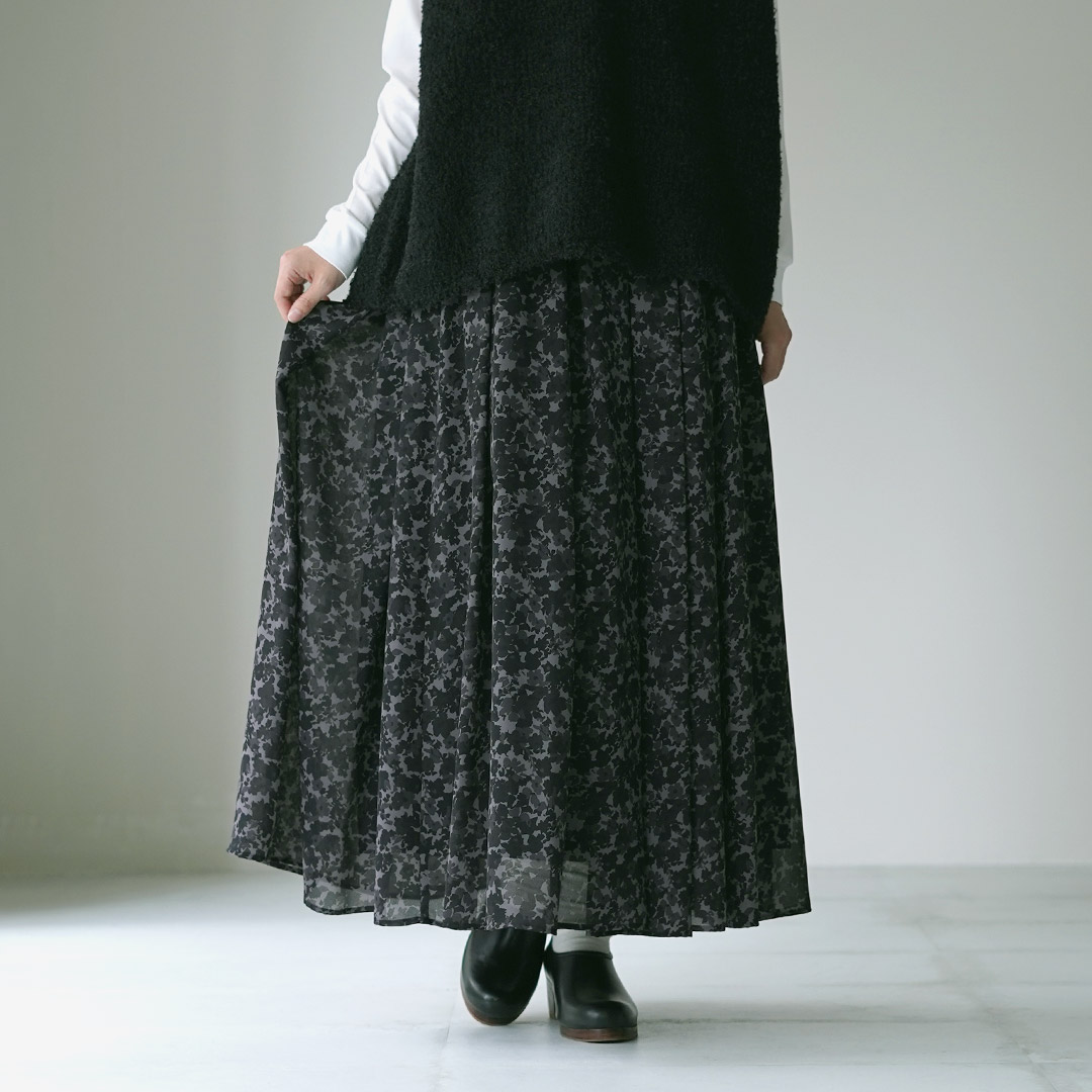 JIM THOMPSON フラワープリント ロングスカート 8号　シルク100% JIM THOMPSON フラワープリント ロングスカート 8号 シルク100%