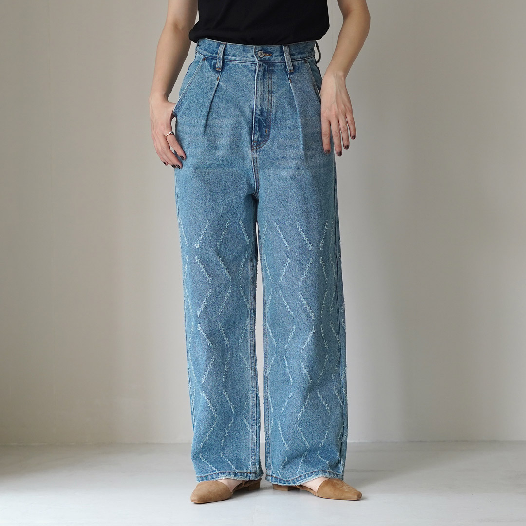 YENN YENN（イェン） レーザーカット ワイドデニム パンツ