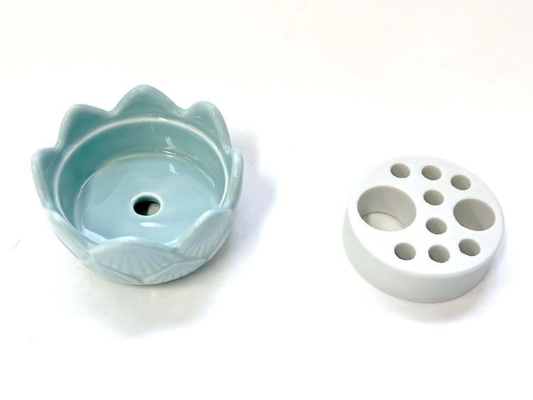 お墓用線香立て 蓮華：青磁（小） : 大黒屋仏壇店 - 通販 - Yahoo