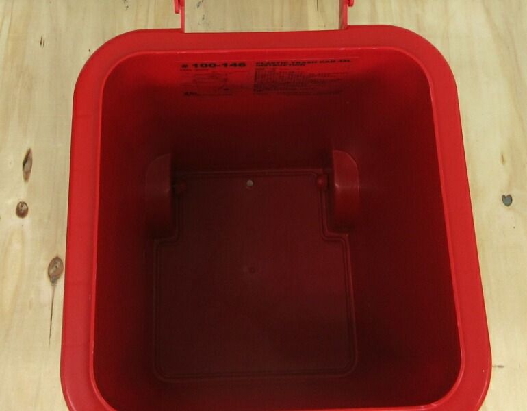 DULTON　ゴミ箱 RED 45L　067 DULTON ゴミ箱 RED 45L 067 DULTON ONLINE SHOP | PLASTIC TRASH