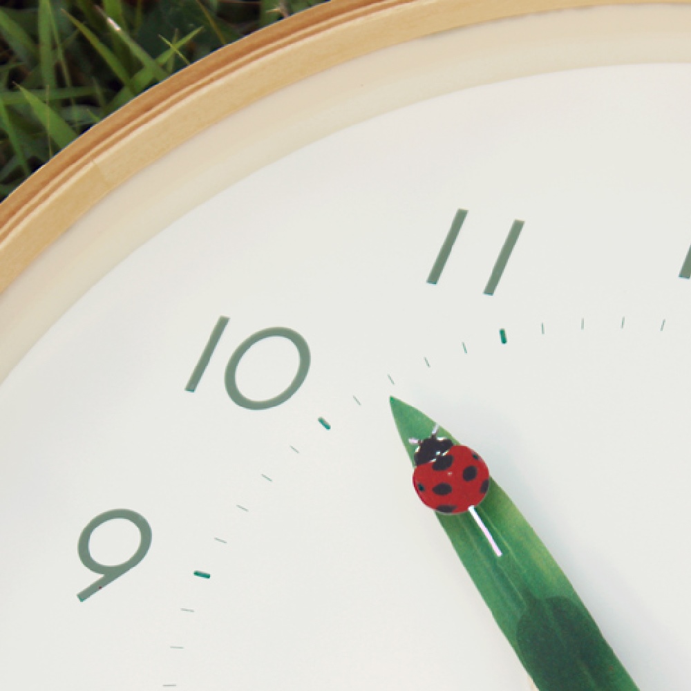 壁掛け時計 時計 とまり木の時計 おしゃれ かわいい 北欧 モダン シンプル 木製 アナログ 丸型 木枠 25cm 子供 キッズ 蝶々 てんとう虫 ギフト｜dapper-s-room｜12