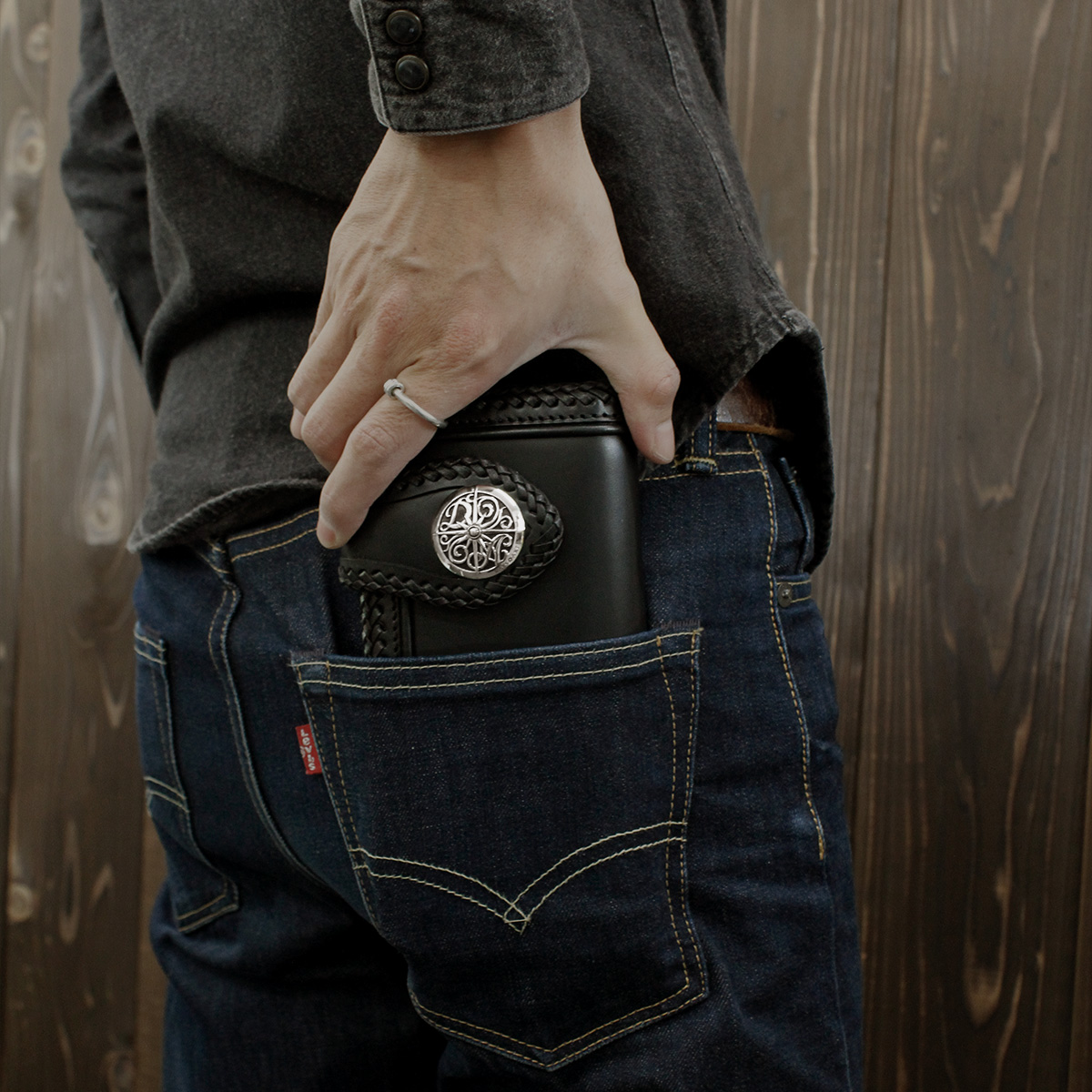 コンチョ ネジ式 メタル製 DAYSARTオリジナル 大 : 革財布・シルバー