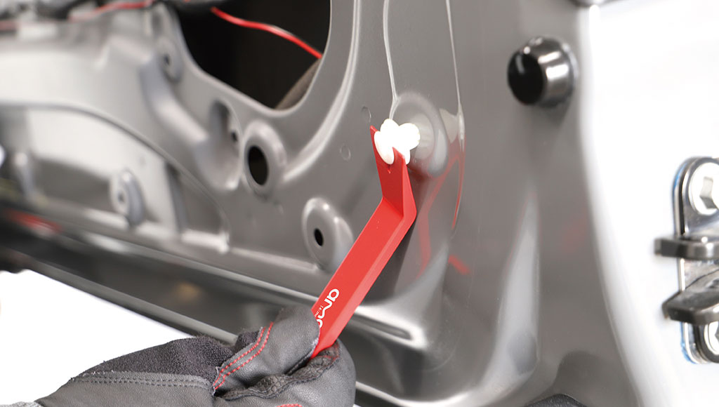 内張りはがし ハイアングル3506　エーモン製　使用例2