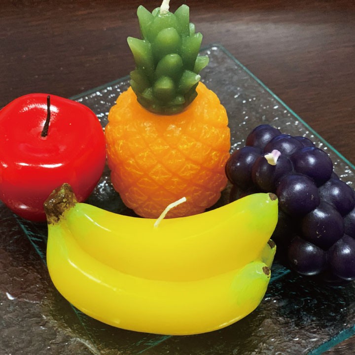 フルーツをかたどったお供え用のキャンドル