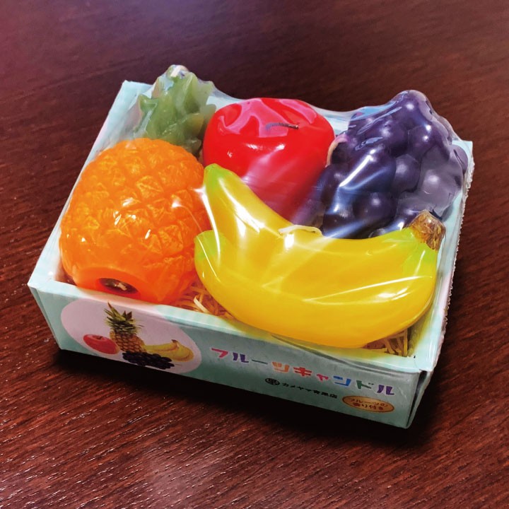 フルーツをかたどったお供え用のキャンドル
