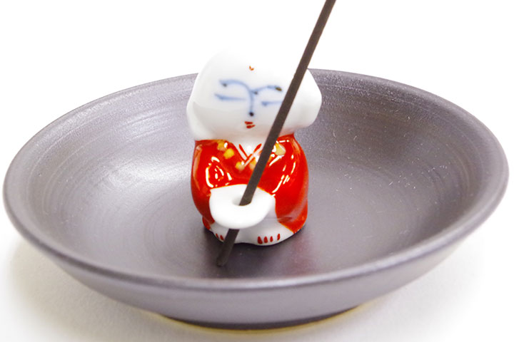 仏具 小物 香皿 線香立て セット 有田焼 お地蔵様 赤 かわいい : 手元