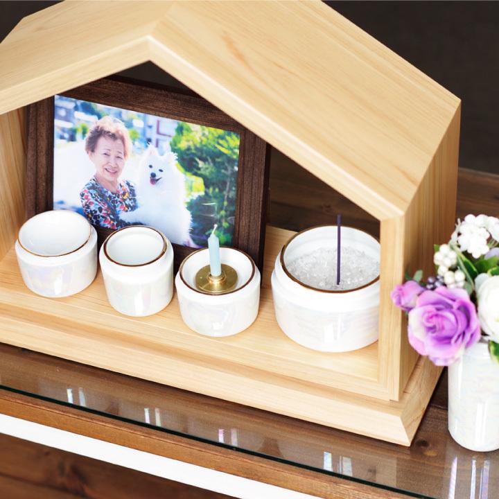 【推し】 ペット仏壇 ヒノキの 仏壇 おうち型 木製 おしゃれ かわいい 【L2277505492】 (14900円)