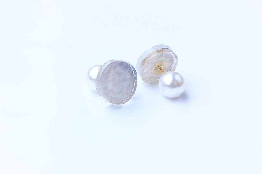 パールキャッチアクリルピアス 丸
