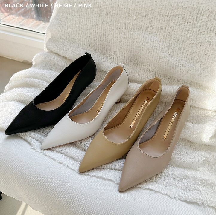 ルブタン　ポインテッドトゥ　フラットシューズ　ミュール　パンプス　近年モデル　黒 ルブタン ポインテッドトゥ フラットシューズ ミュール パンプス 近年