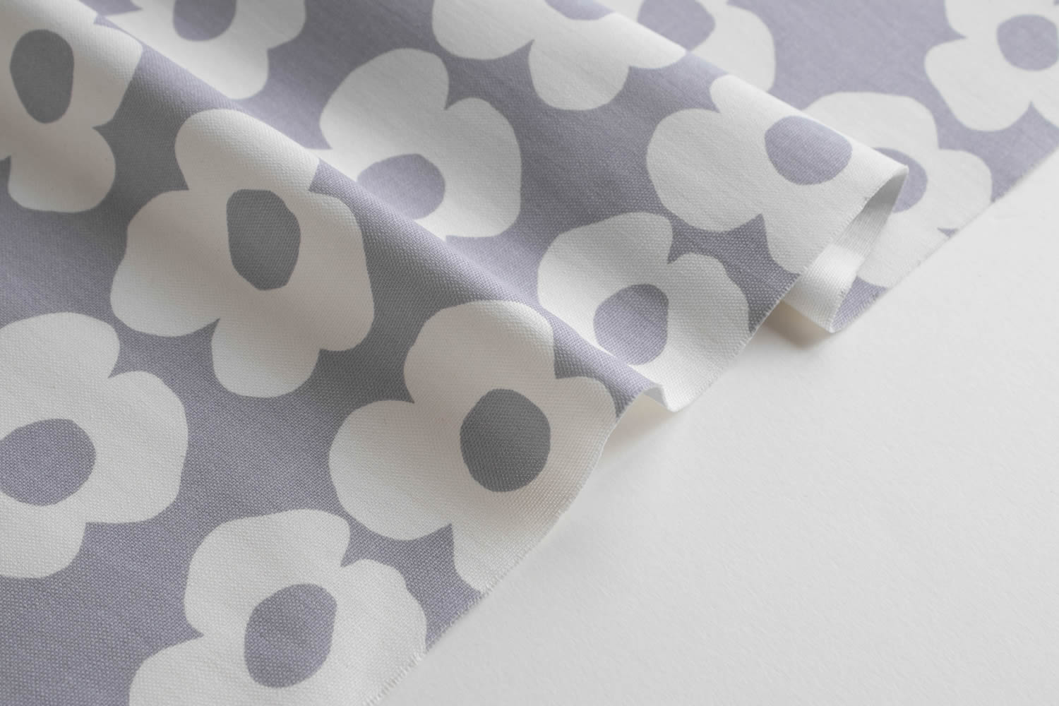 デコレクションズ 生地・布・入園入学≪ブルーミング≫オックス/幅