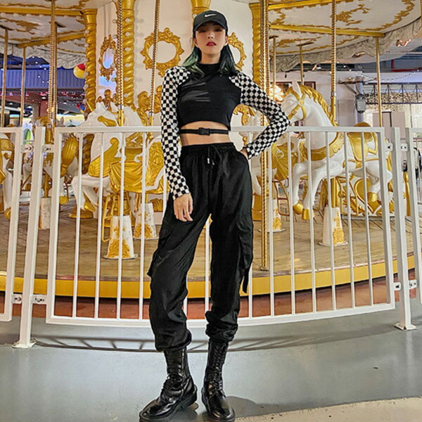 ■韓国■ ストライプ柄 ハイウェスト スクエアネック クロップ丈 カップ付き 】ショート丈スクエアネックタイトカットソートップス