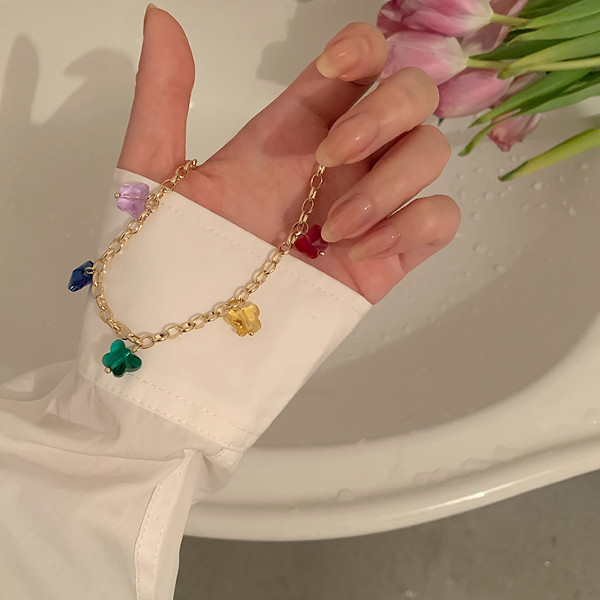 夏にぴったりなPOPでカラフルな一品\t LouisVuitton ブレスレット カラフル蝶々モチーフネックレス 韓国系 ファッション