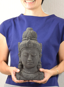 デウィ・スリ インドネシアの豊穣の女神像 砂岩石像 バリヒンドゥー教