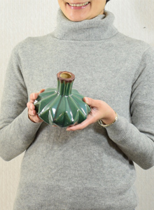 Green Polygon グリーンポリゴン 深みのある緑の花瓶 陶器製