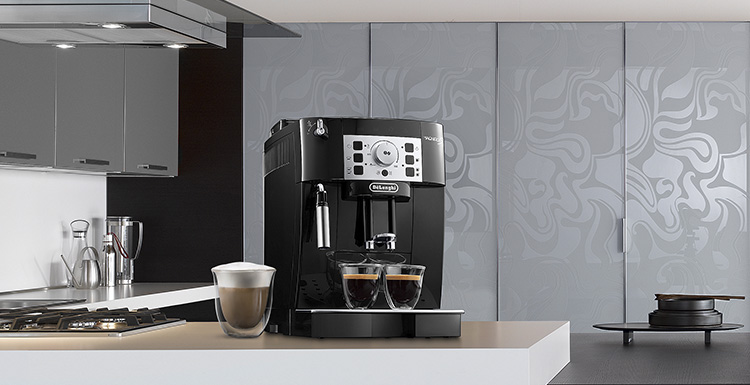 コーヒー デロンギ 全自動コーヒーマシン マグニフィカS ECAM22112W