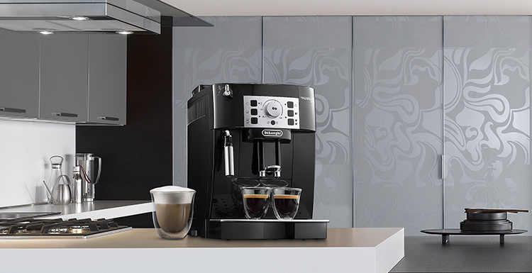 大特価お得状態良・送料無料DeLonghi マグニフィカS ECAM22112B コーヒーメーカー・エスプレッソマシン