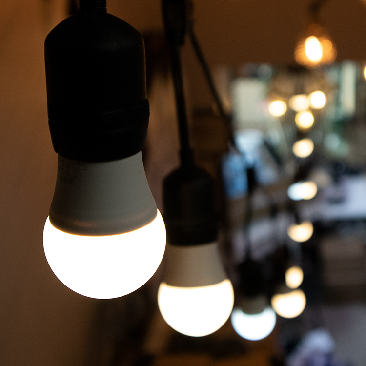 LED マキタ 18v 14.4v バッテリー 互換 ライト 照明 ストリングライト 3000lm ランプ キャンプ 明るい 釣り 充電式 スイッチ 付き 作業灯 でんらい｜denraiasia｜02
