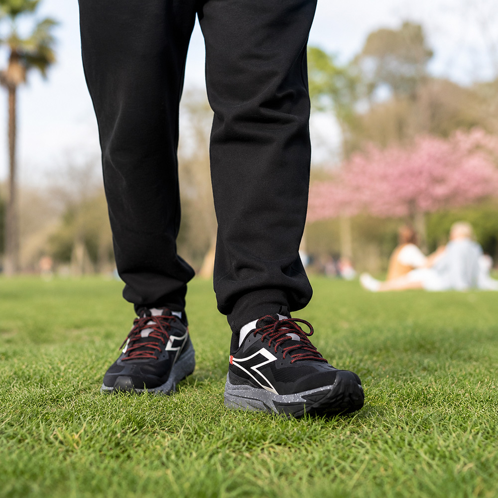 ディアドラ DIADORA トレイルランニングスニーカー メンズ レース