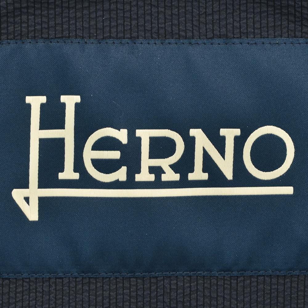 ヘルノ HERNO 開襟シャツ メンズ シアサッカー ストレッチ CM000012U ネイビー 紺 半袖シャツ スマートシルエット 胸ポケット ブランドロゴプレート 国内正規品の画像
