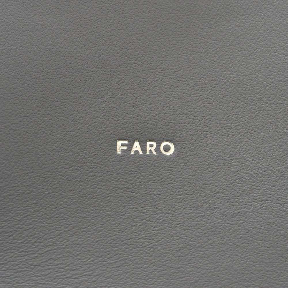 ファーロ FARO 縦長トートバッグ メンズ スムースカーフレザー グレー マグネット開閉式 ブランドロゴデザイン 男女兼用 肩掛け可能 国内正規品の画像