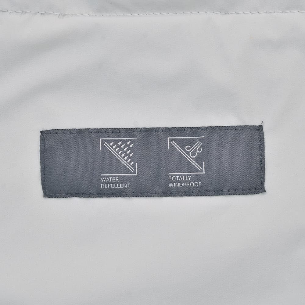 ヘルノ HERNO 軽量ナイロンジャケット メンズ 2つ釦シングルフロント FUNCTIONAL WARDROBE アイスグレー ストレッチ性 撥水 GA000179U 国内正規品の画像
