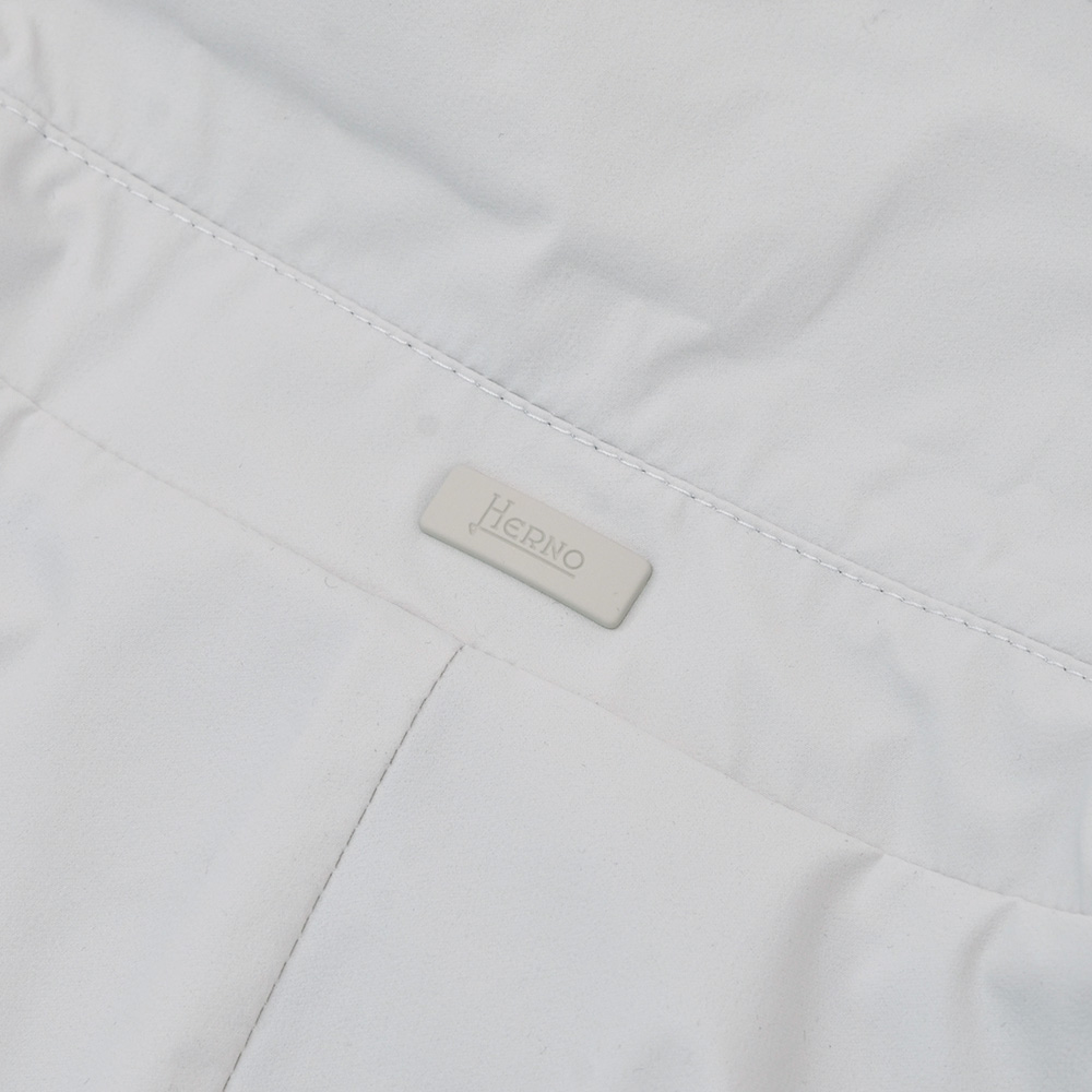 ヘルノ HERNO 軽量ナイロンジャケット メンズ 2つ釦シングルフロント FUNCTIONAL WARDROBE アイスグレー ストレッチ性 撥水 GA000179U 国内正規品の画像