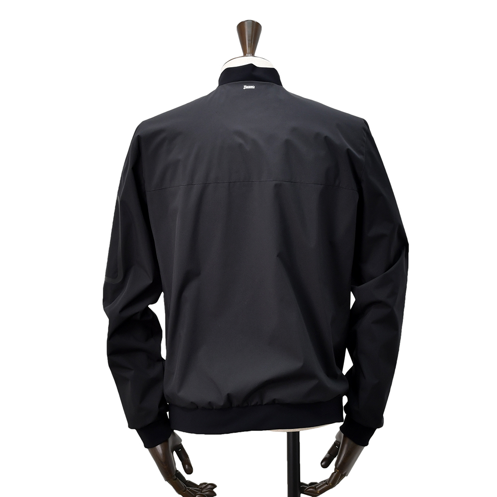 ヘルノ HERNO MA-1型ブルゾン メンズ ライトアウター 撥水ポリエステル 2LAYER WIND STOPPER ブラック 黒 超軽量&撥水 国内正規品の画像