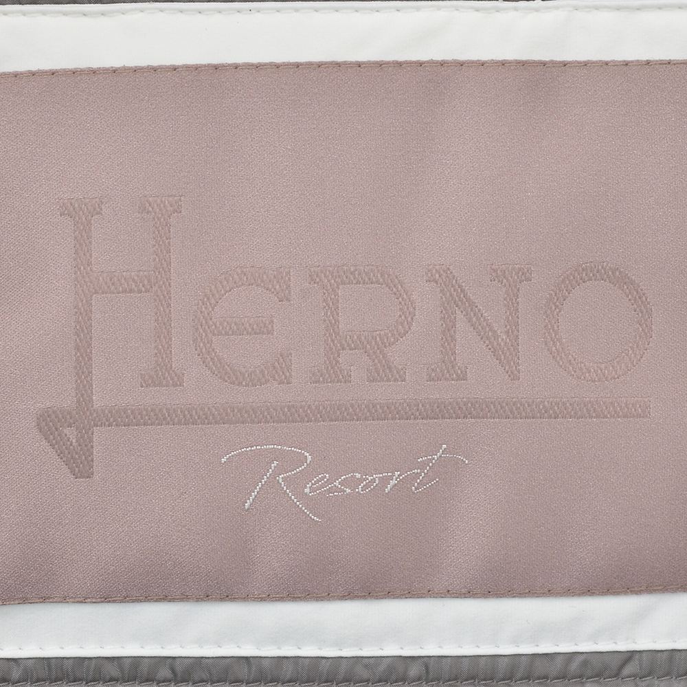 ヘルノリゾート　HERNO RESORT メンズ PI00071UR ナイロン ホワイト 白 レギュラーフィット パッカブル 撥水 国内正規品 でらでら 公式ブランドの画像
