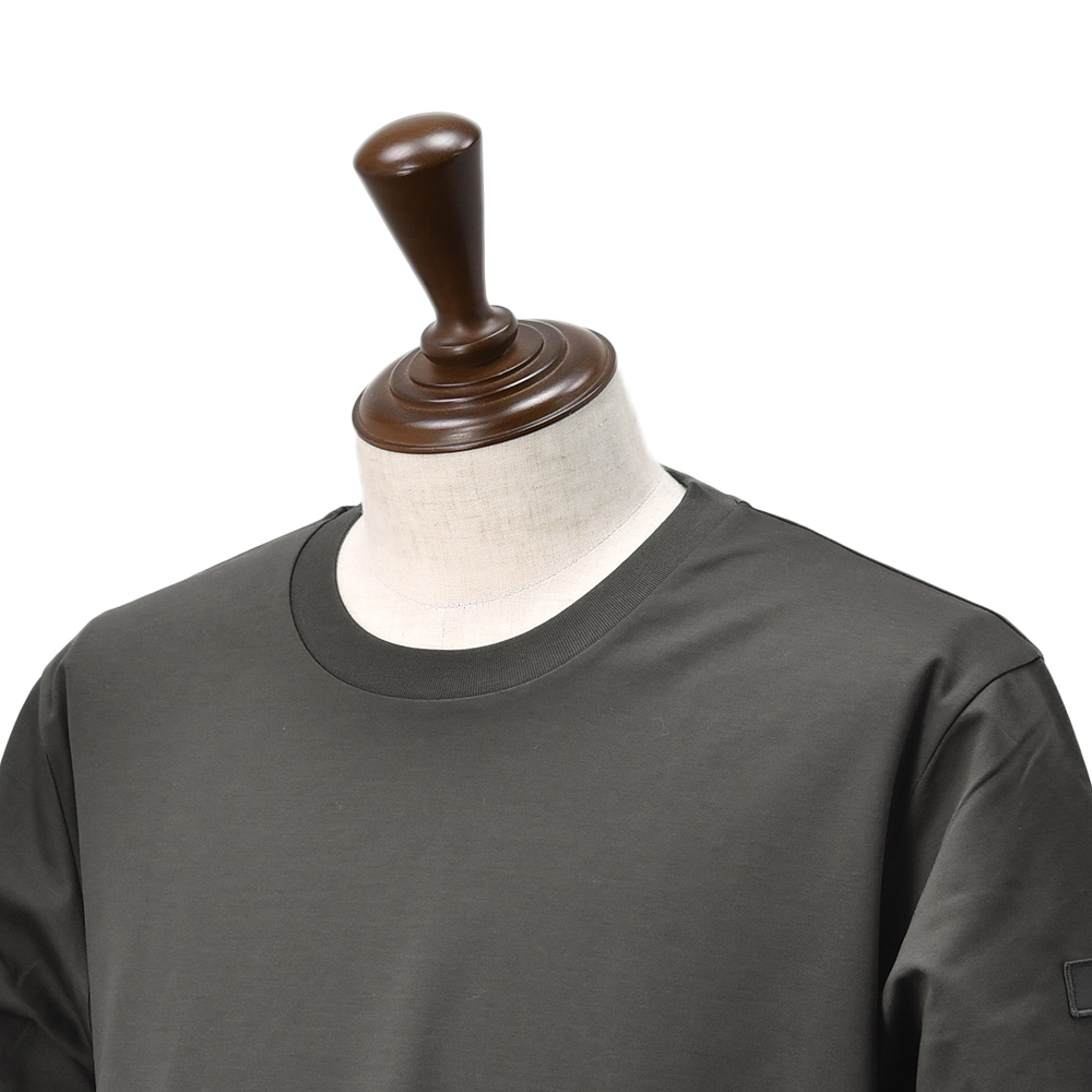 タトラス TATRAS 長袖Tシャツ メンズ クルーネックカットソー オスモ OSMO チャコールグレー コットンジャージー 左袖同色ロゴワッペン 国内正規品 |  | 02
