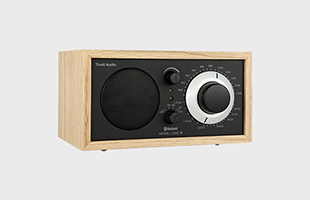 美品♪ Tivoli Audio チボリオーディオ スピーカー Model CD Tivoli Audio（チボリ・オーディオ） ラジオ cd プレーヤー チボリ