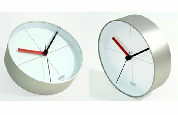 箱付き美品！ポストモダン置き時計 メンフィスデザイン 倉俣士郎掛け時計インテリア 倉俣史朗 掛け時計 2082 アルミ クロック デザイン時計 ポストモダン