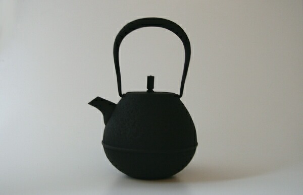 鉄瓶 南部鉄器 やかん 空間鋳造 Egg 大 黒 0.7L 白湯 直火 IH対応